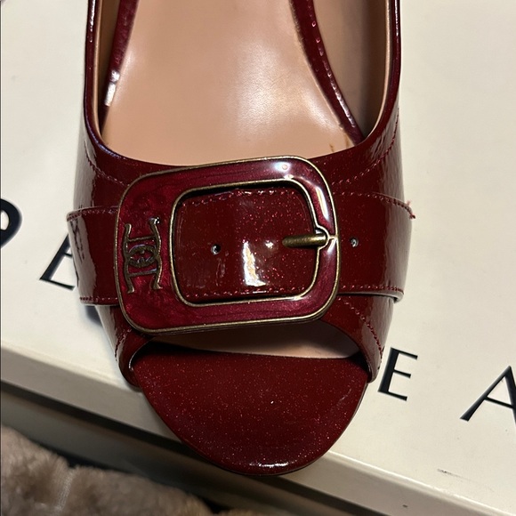 Etienne Aigner Chic Cream Decor Piece - Picture 8 of 10